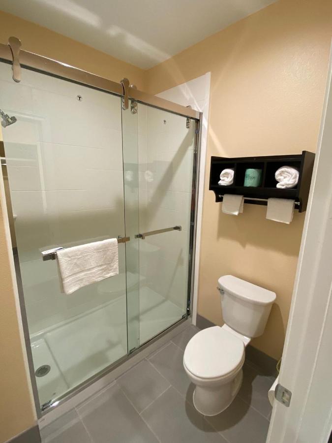 Scottish Inn & Suites Houston Willowbrook Exteriör bild